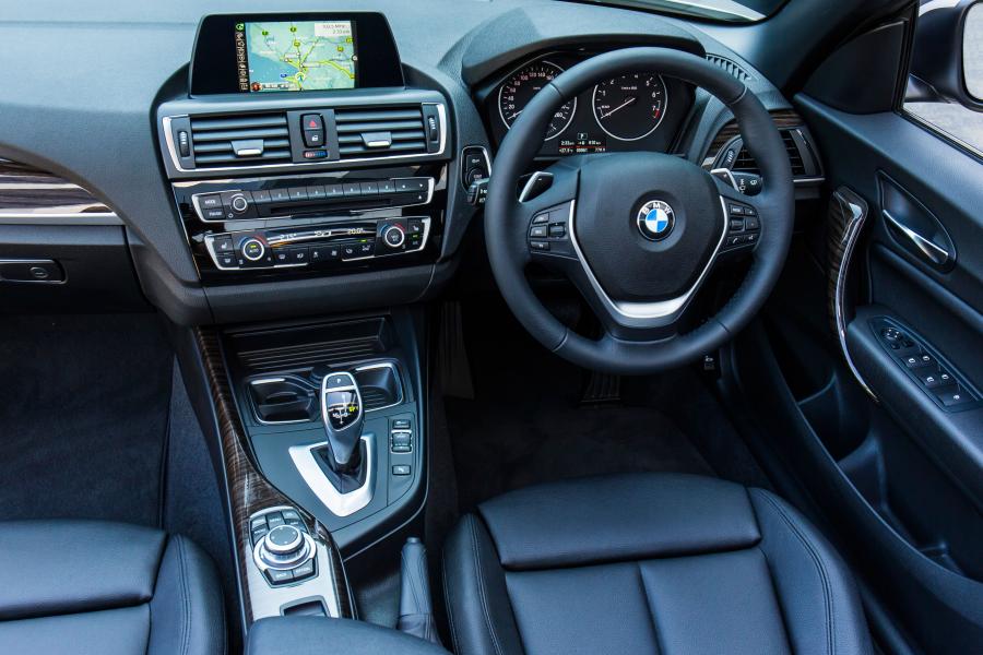  BMW 220i Convertible Luxury Line 2015 года  (AU) (фото 9 из 10)